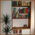 Bücherregal